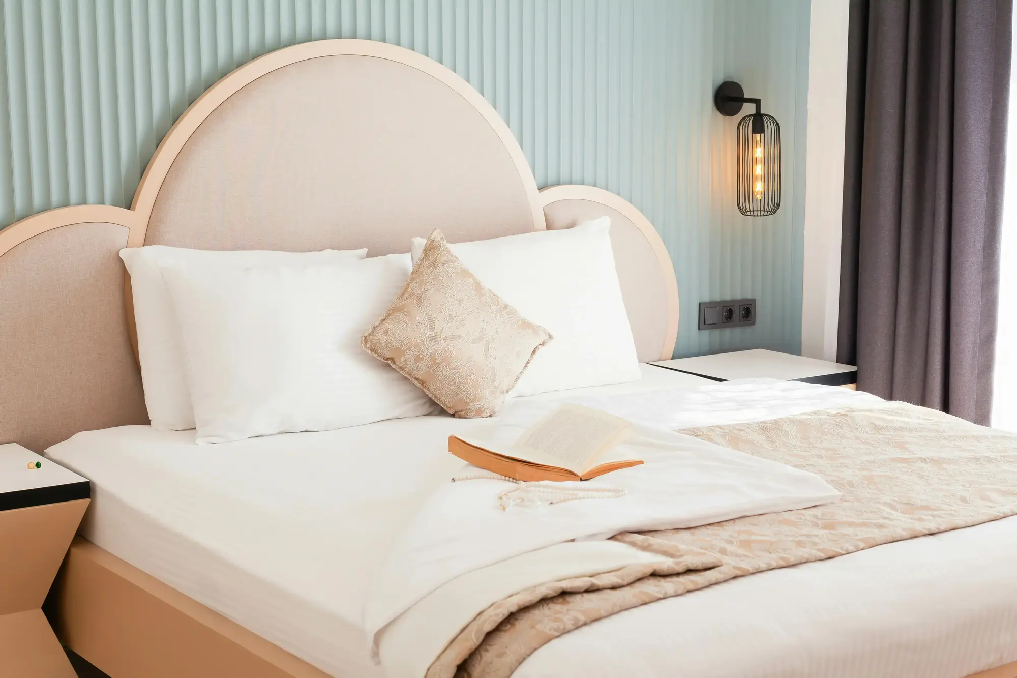 Hotels & Resorts